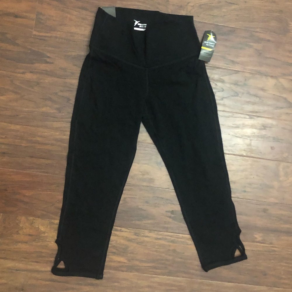 Old Navy Active Leggings NWT Cutout Design